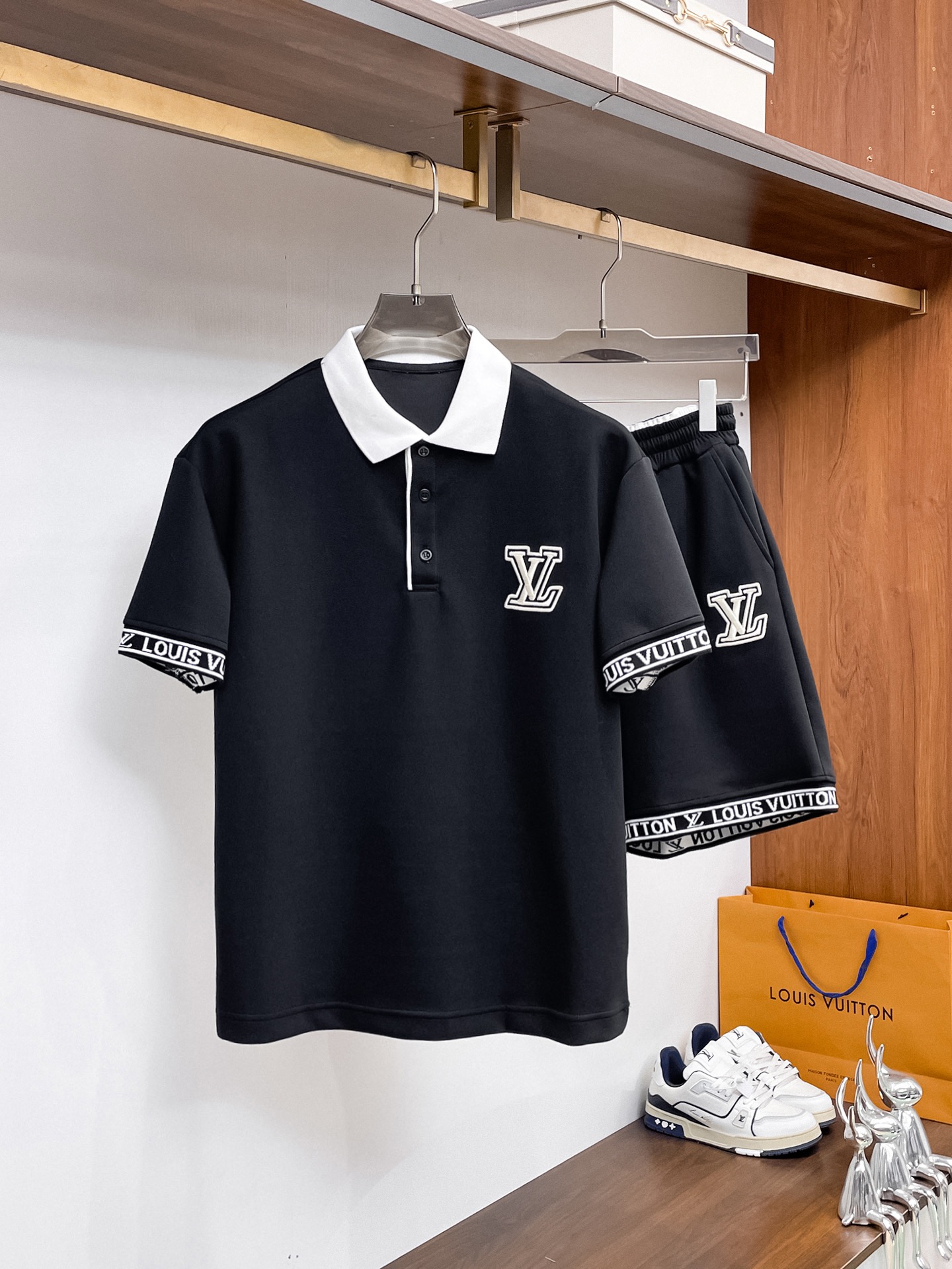 P290 Marca: LV 2026 último estilo de verano, mismo estilo para hombres y mujeres, traje de pantalones cortos de camiset…