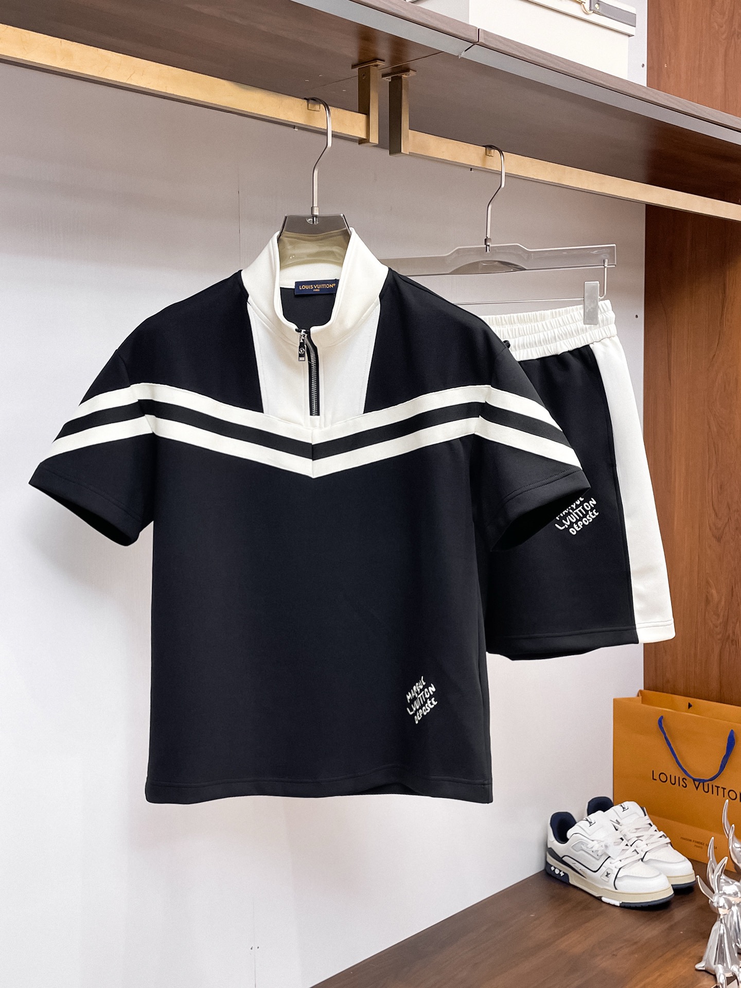 P290 Marca: LV 2026 último estilo de verano, mismo estilo para hombres y mujeres, traje de pantalones cortos de camiset…