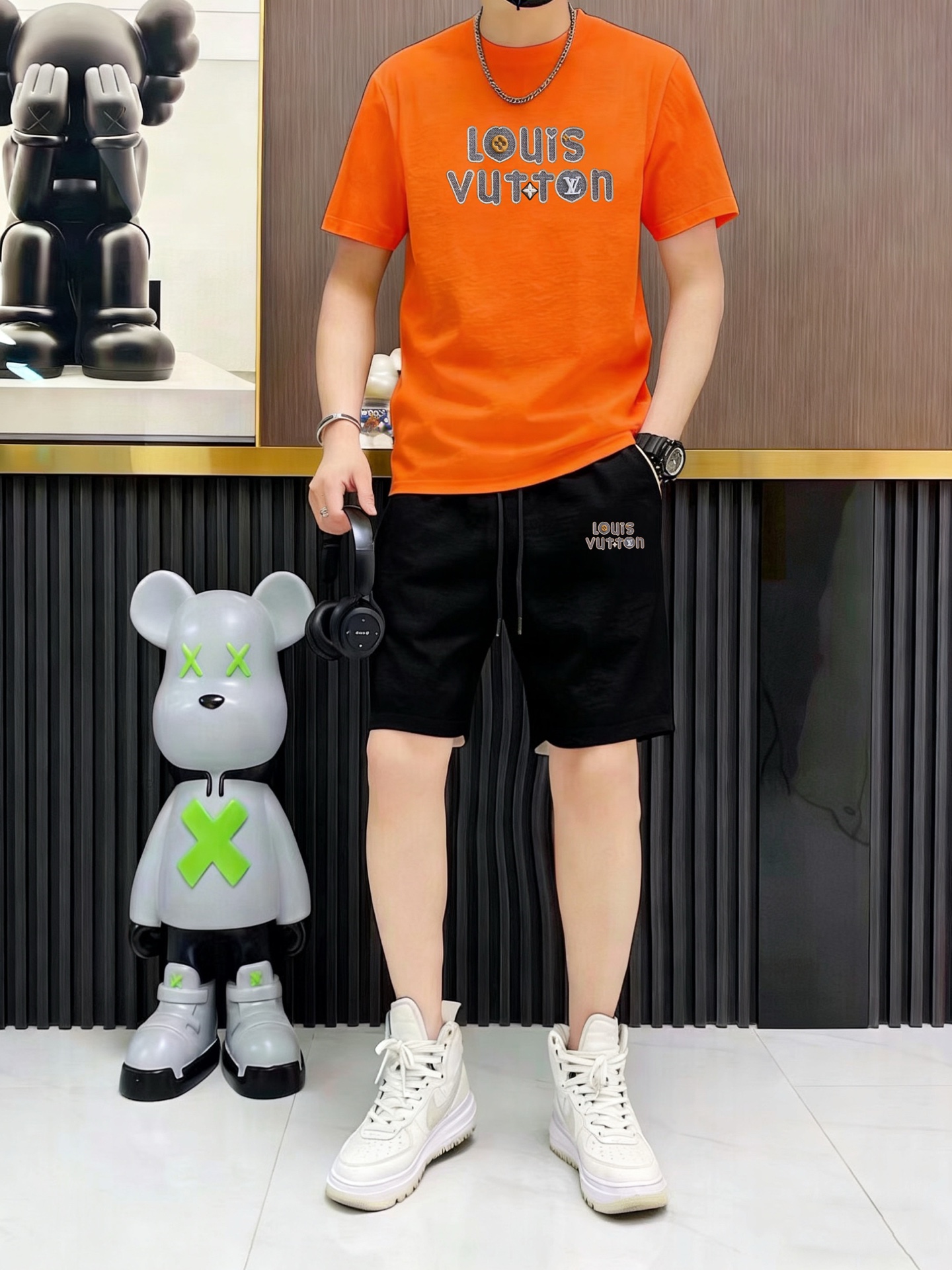 P120 Marca: LV 2026 ¡Nuevo traje corto de manga corta para hombre! ¡Ventas sincrónicas en el sitio web oficial! ¡Versió…