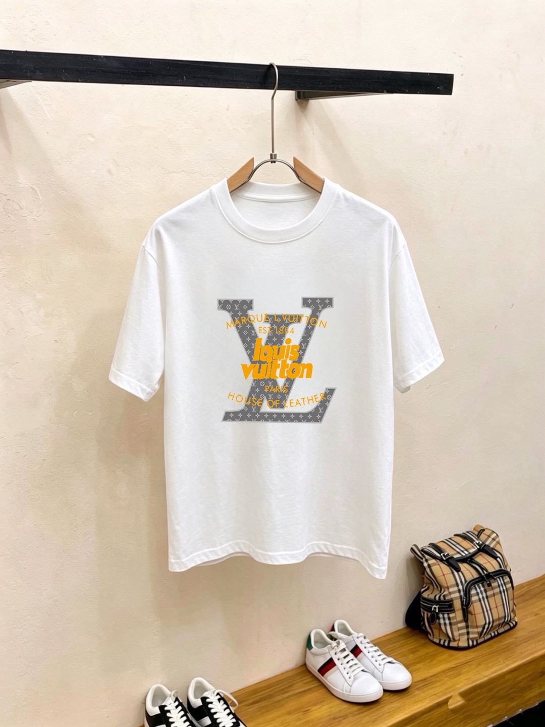 P70 Marca: LV (Fat Man Gospel) Camiseta casual de manga corta original para hombre, nuevo producto para la primavera y …