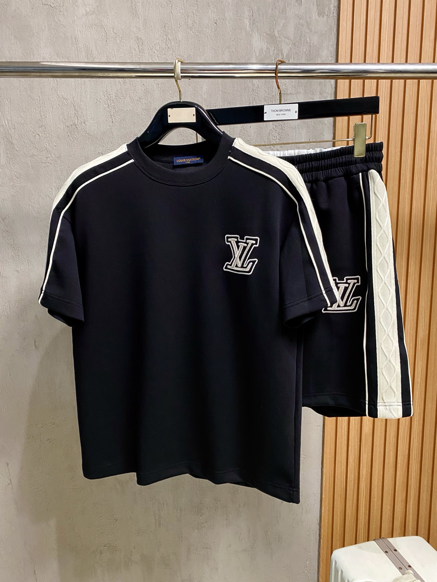 P290 Marca: LV 2026 último estilo de verano, mismo estilo para hombres y mujeres, traje de pantalones cortos de camiset…