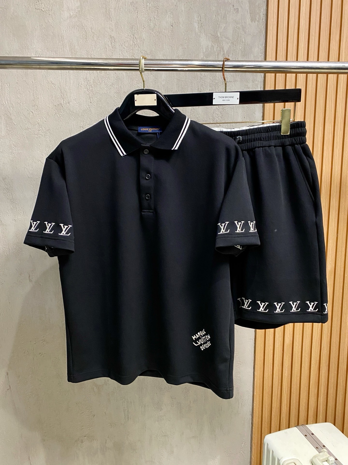 P290 Marca: LV 2026 último estilo de verano, mismo estilo para hombres y mujeres, traje de pantalones cortos de camiset…