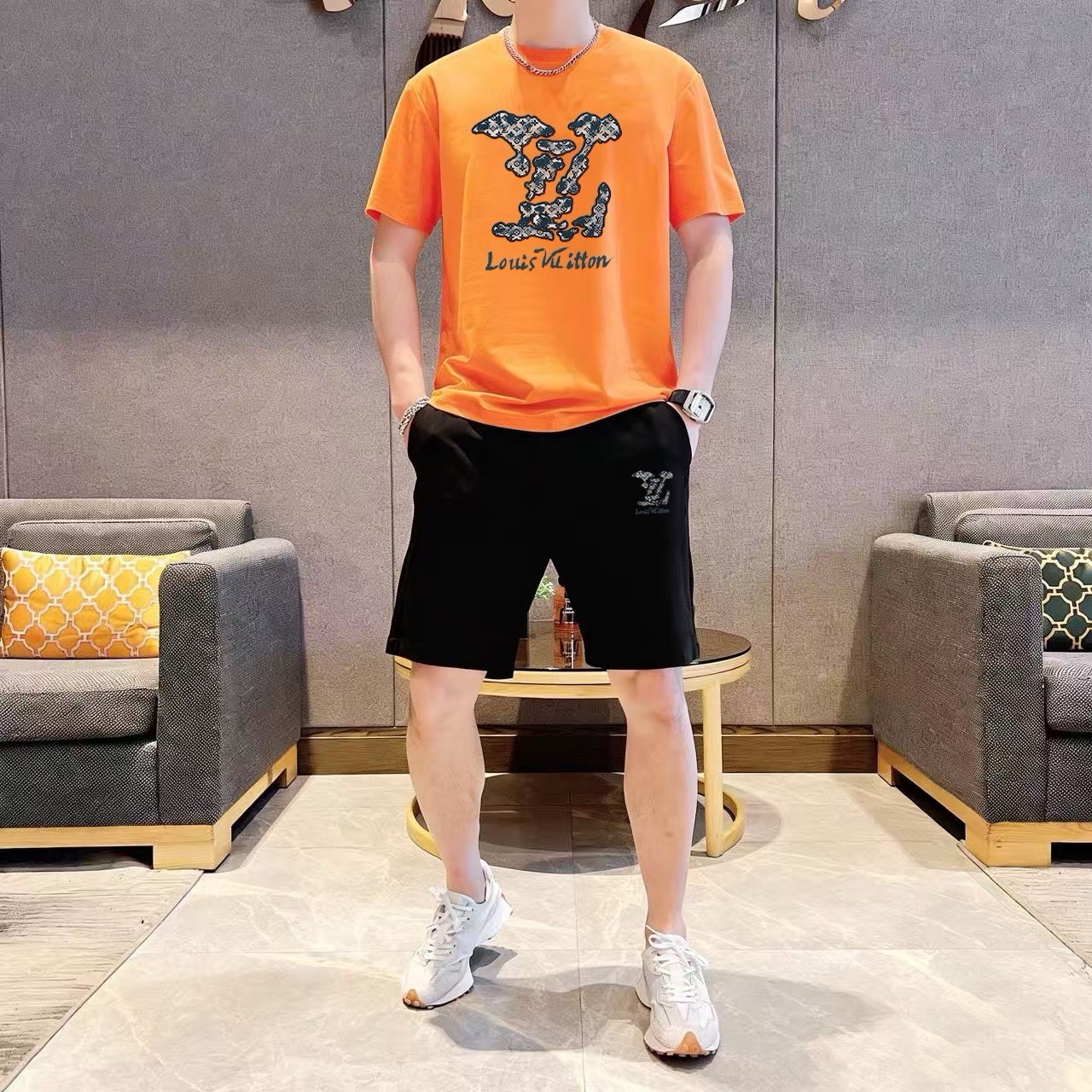 P120 Marca: LV 2026 ¡Nuevo traje corto de manga corta para hombre! ¡Ventas sincrónicas en el sitio web oficial! ¡Versió…
