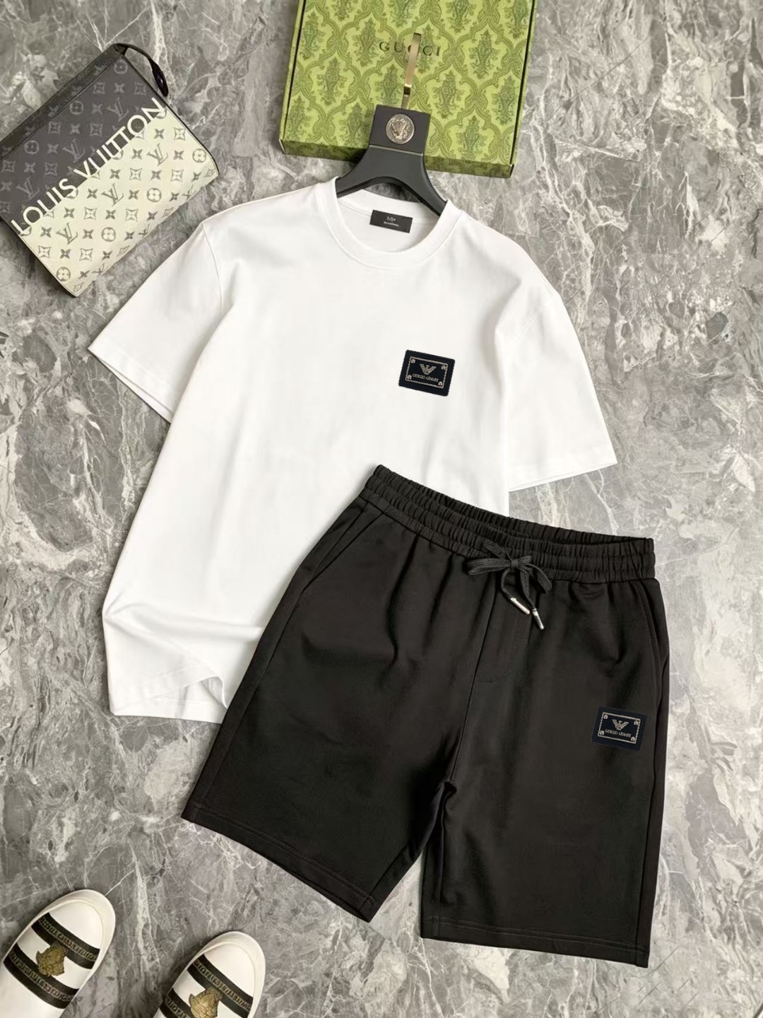 P120 Marca: Armani 2026 Nuevo conjunto de camiseta de manga corta y pantalones cortos para hombre. ¡Venta sin…