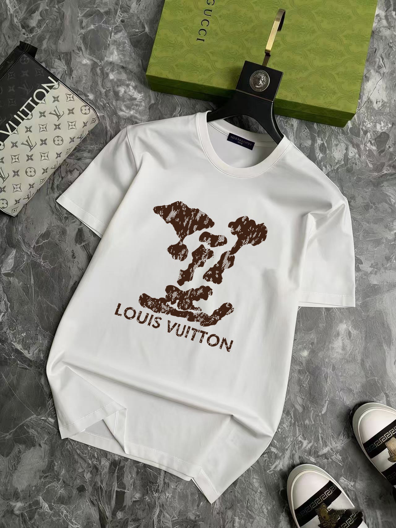 P70 Marca: LV (Fat Man Gospel) Camiseta casual de manga corta original para hombre, nuevo producto para la primavera y …