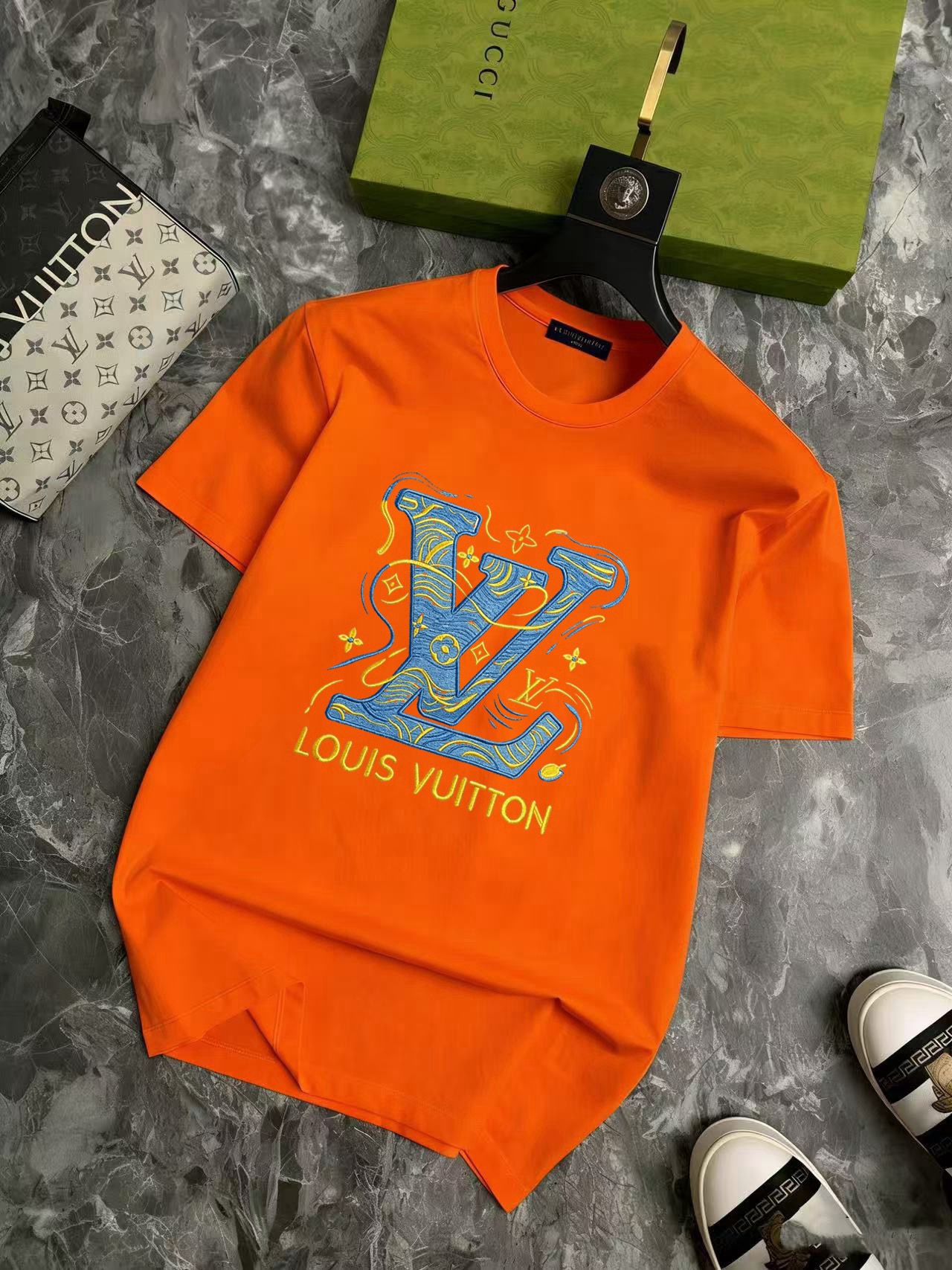 P70 Marca: LV (Fat Man Gospel) Camiseta casual de manga corta original para hombre, nuevo producto para la primavera y …