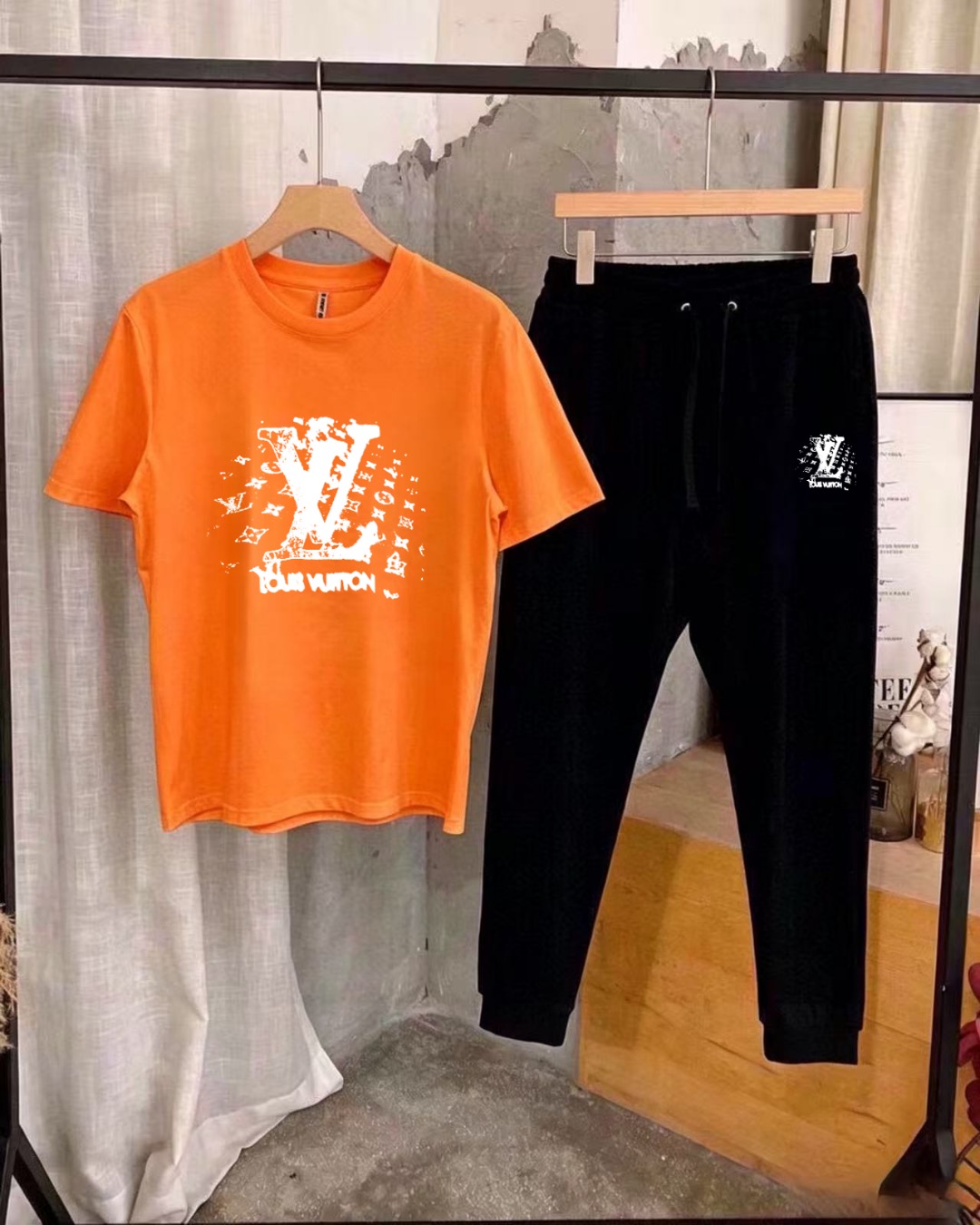 Marca P150: Mismo estilo que el sitio web oficial de LV 2026. Marca de lujo de renombre mundial. Traje 🐂 de verano par…
