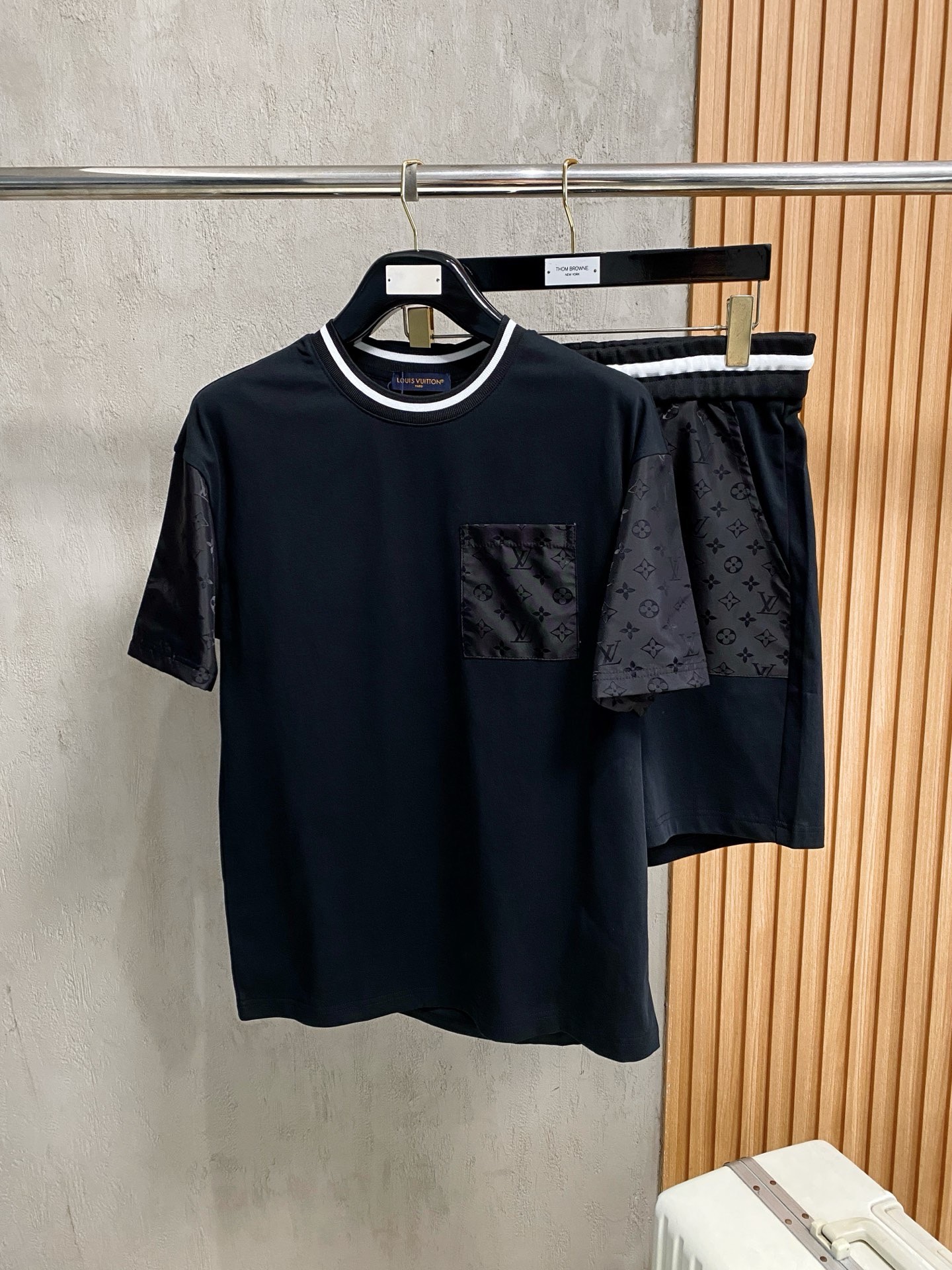 P290 Marca: LV 2026 último estilo de verano, mismo estilo para hombres y mujeres, traje de pantalones cortos de camiset…