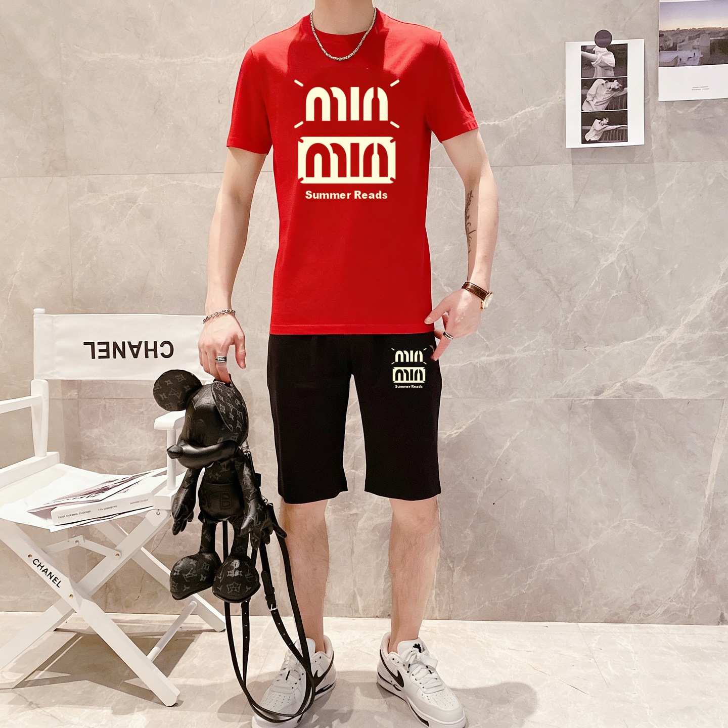 P120 Marca: MIUMIU 2026 nuevo conjunto de camiseta y pantalones cortos para hombre. Venta sincronizada con la…