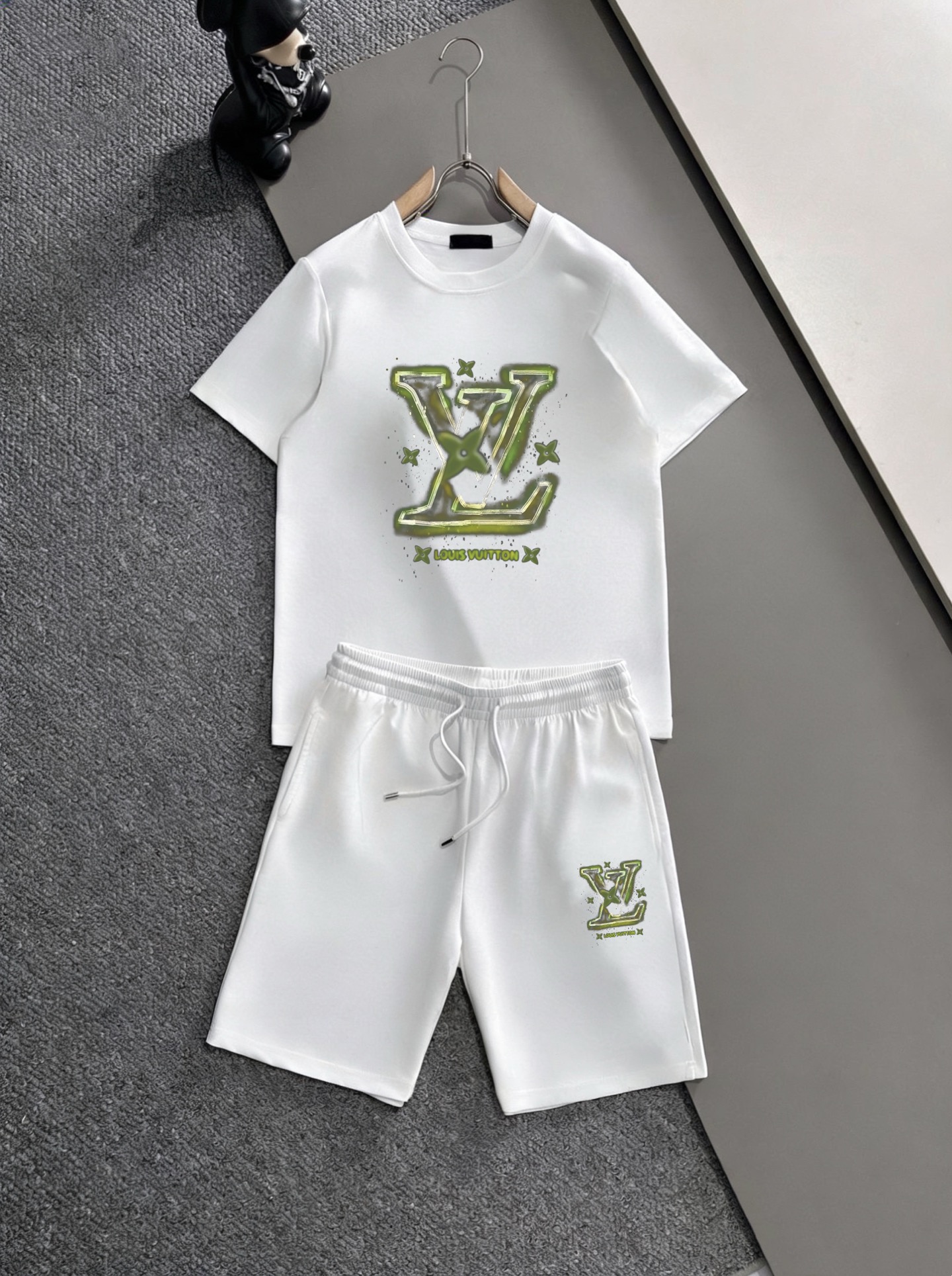 P120 Marca: LV 2026 ¡Nuevo traje corto de manga corta para hombre! ¡Ventas sincrónicas en el sitio web oficial! ¡Versió…