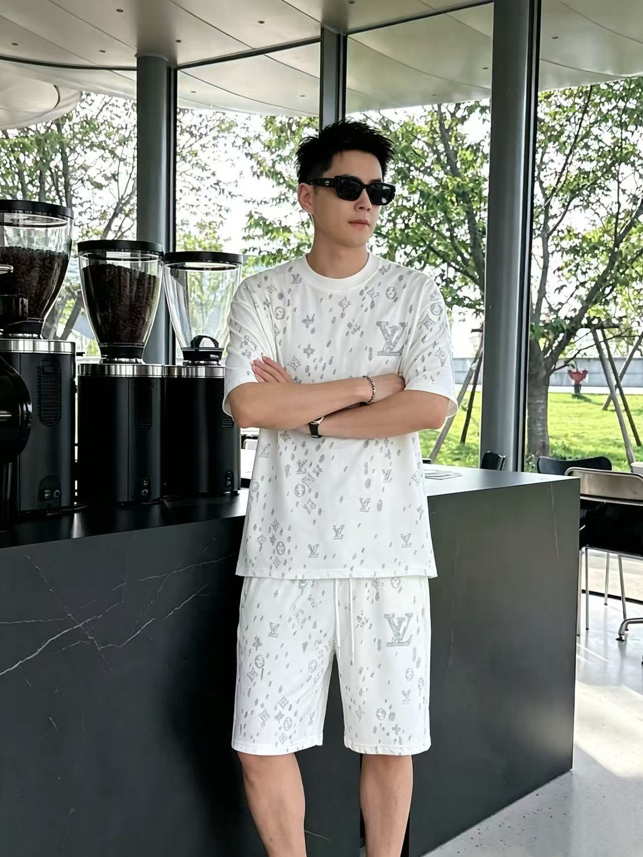 P290 Marca: LV 2026 último estilo de verano, mismo estilo para hombres y mujeres, traje de pantalones cortos de camiset…