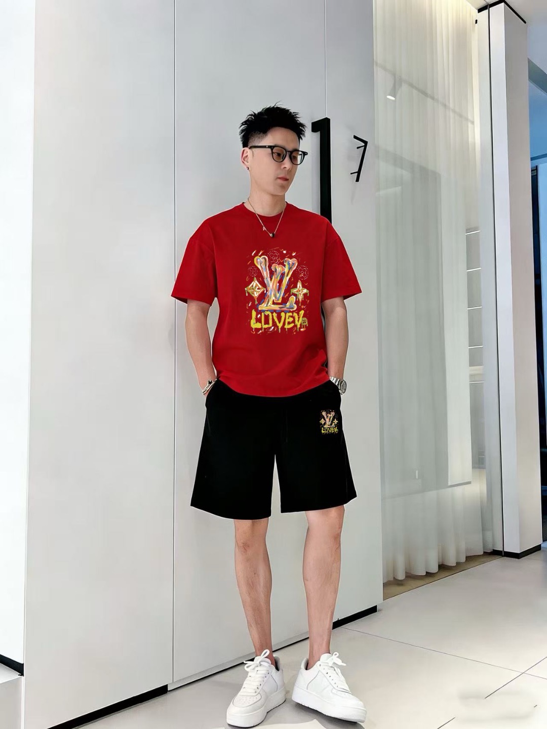 P120 Marca: LV 2026 ¡Nuevo traje corto de manga corta para hombre! ¡Ventas sincrónicas en el sitio web oficial! ¡Versió…