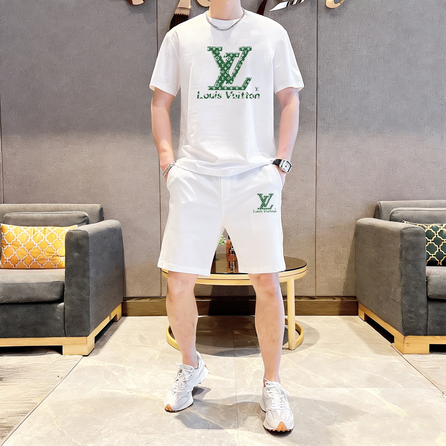 P120 Marca: LV 2026 ¡Nuevo traje corto de manga corta para hombre! ¡Ventas sincrónicas en el sitio web oficial! ¡Versió…