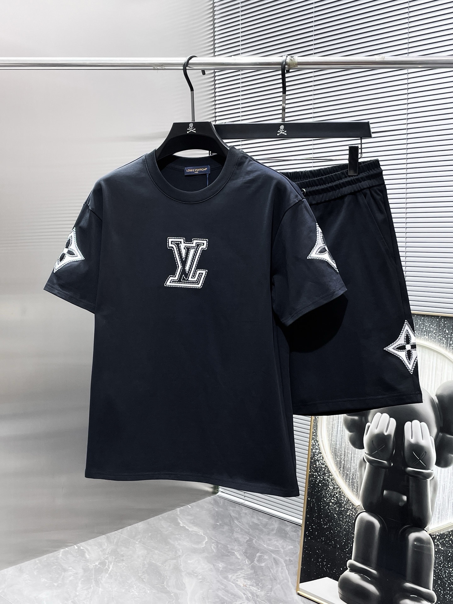 : LV 2026 T . M-3XL Novità Manica corta PantalonciniCompleto