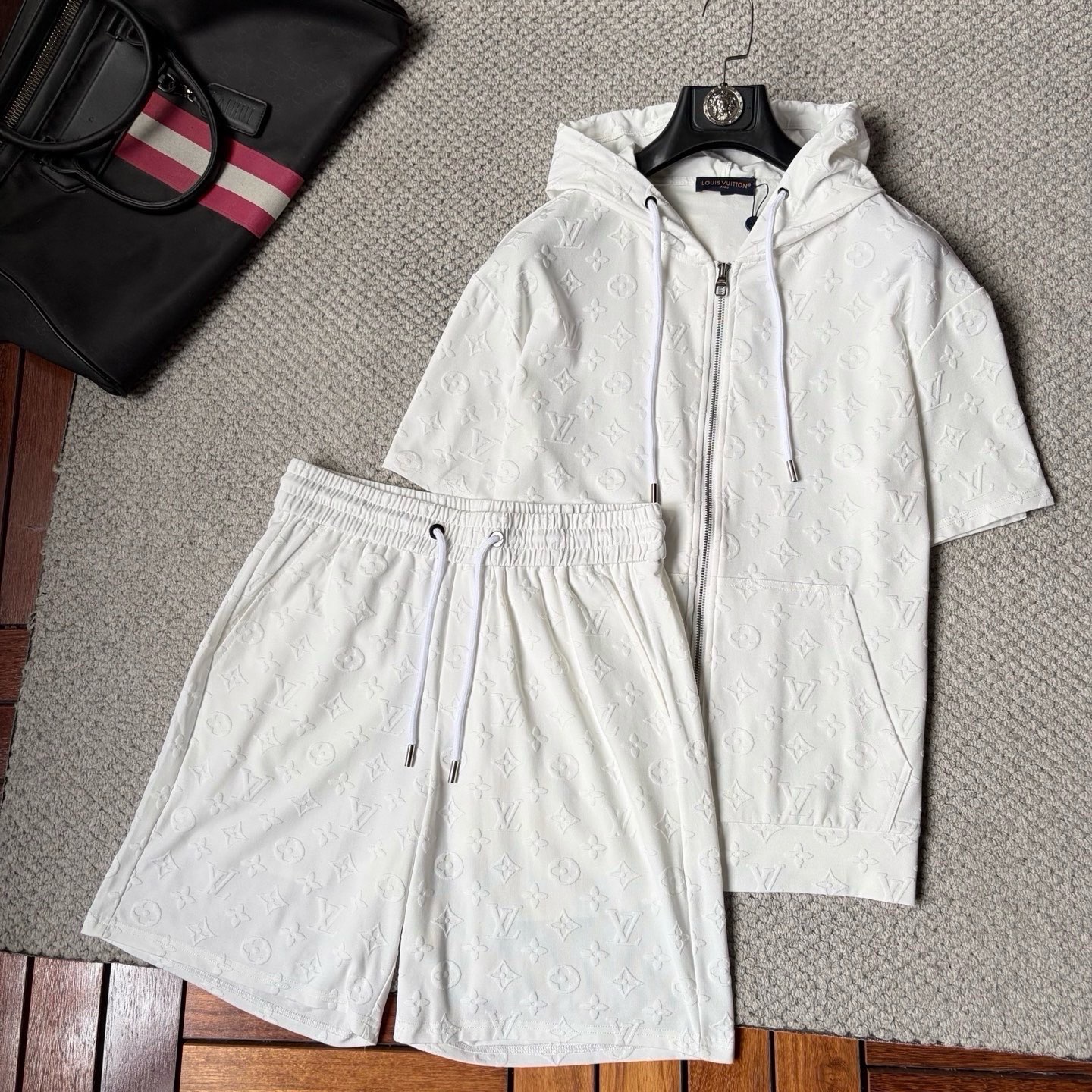 : LV 2026 T . M-3XL Novità Manica corta PantalonciniCompleto