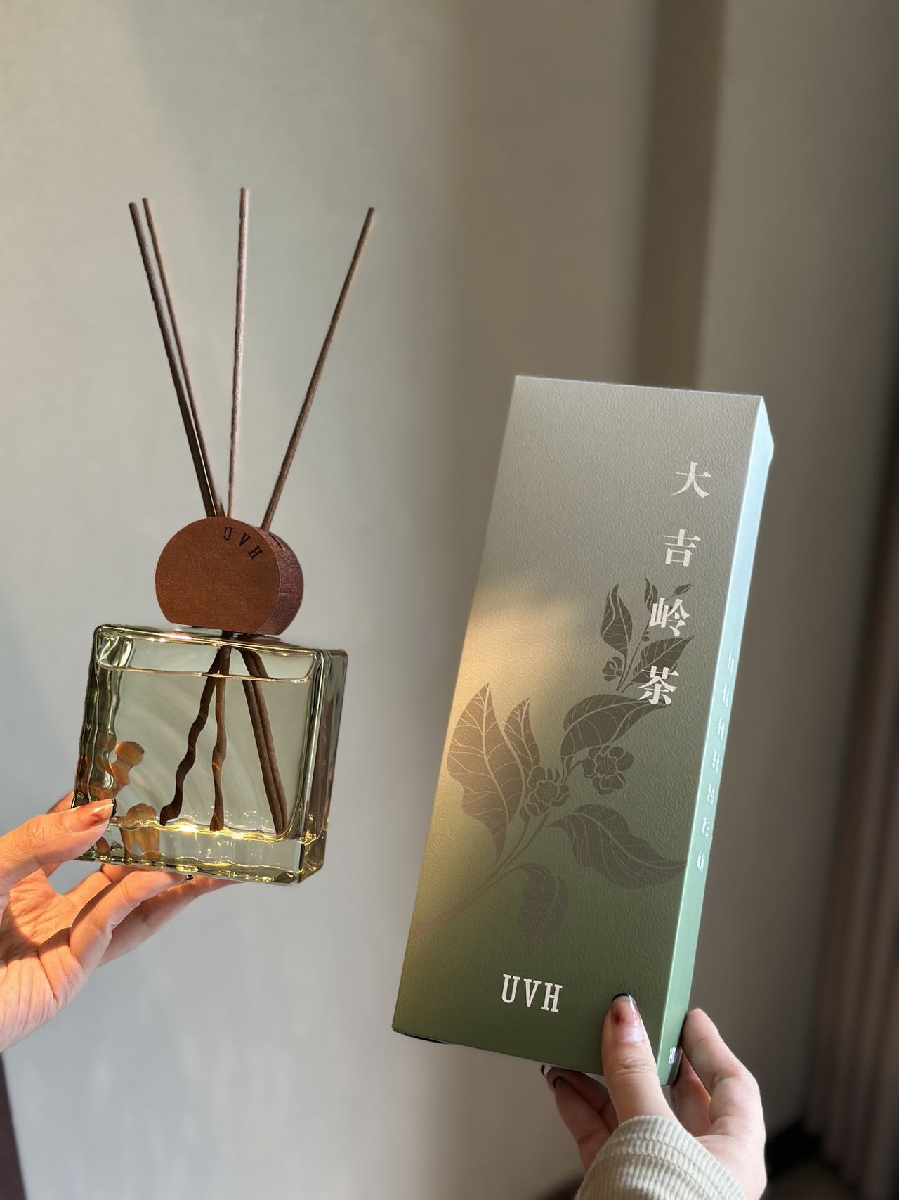 很好用!淡淡的香味!不刺鼻!很好闻!是我喜欢的味道！关键她是用的法国🇫🇷香料更加持久 2