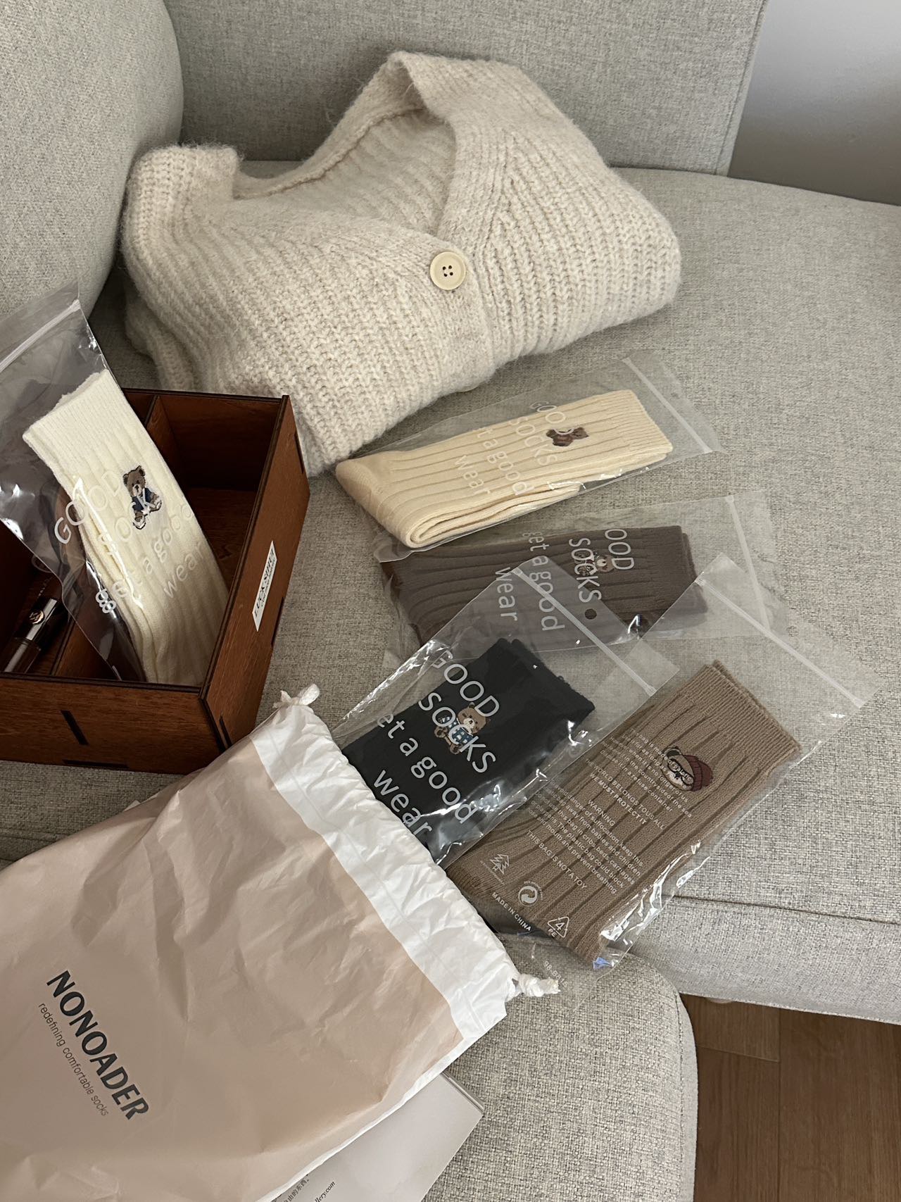 The packaging doubles as a reusable storage pouch - Comprehensive 6