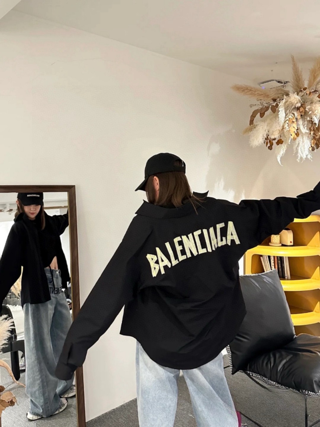 P105 Nº de modelo: G201 Balenciaga nueva chaqueta de manga larga con logo en relieve en la espalda, unisex. 1️⃣ Tejido …