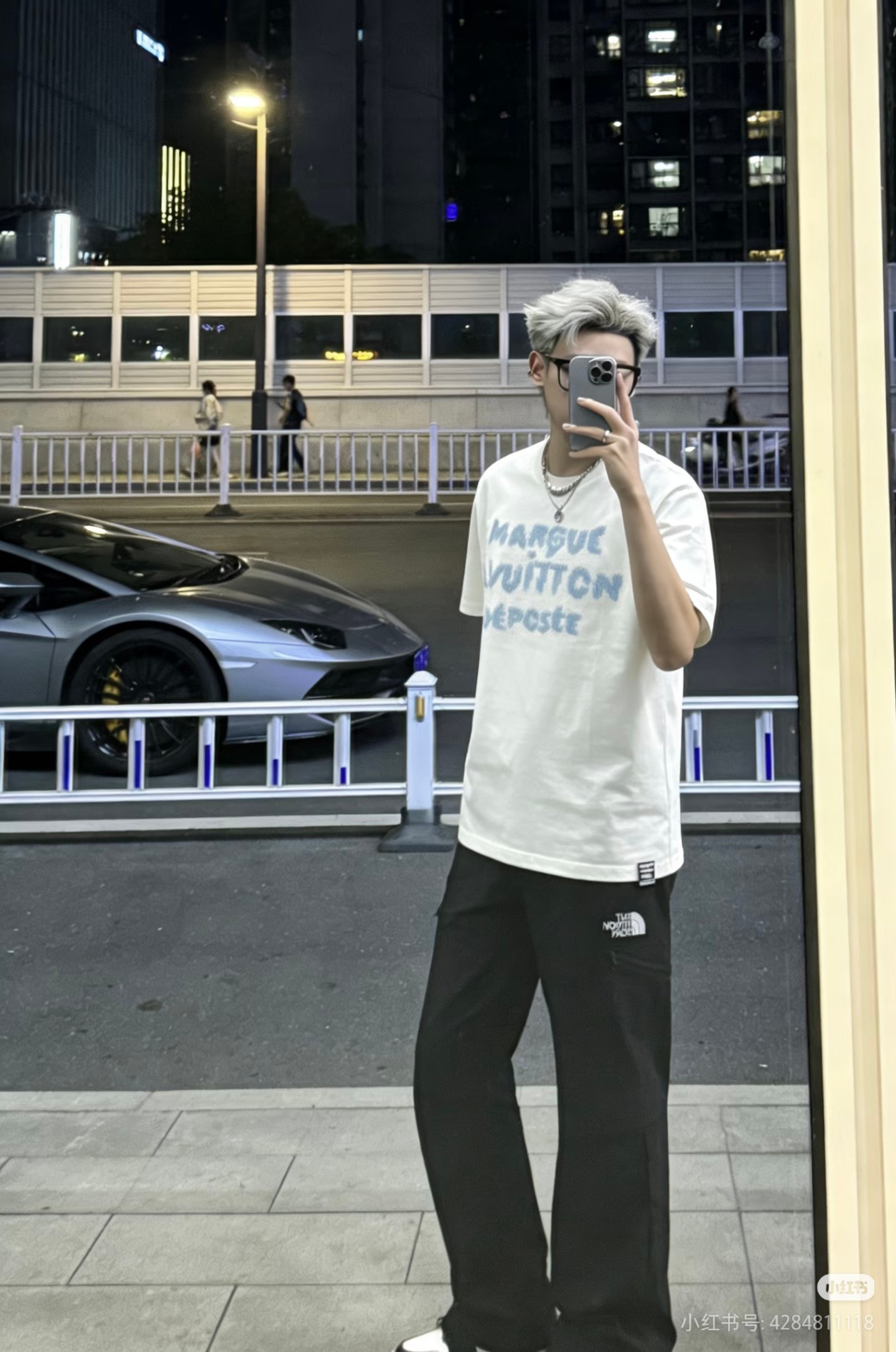 P80 Nº de modelo: G515 LOUIS VUITTON Nuevo modelo Camiseta de cuello redondo de manga corta con bordado de letras pixel…