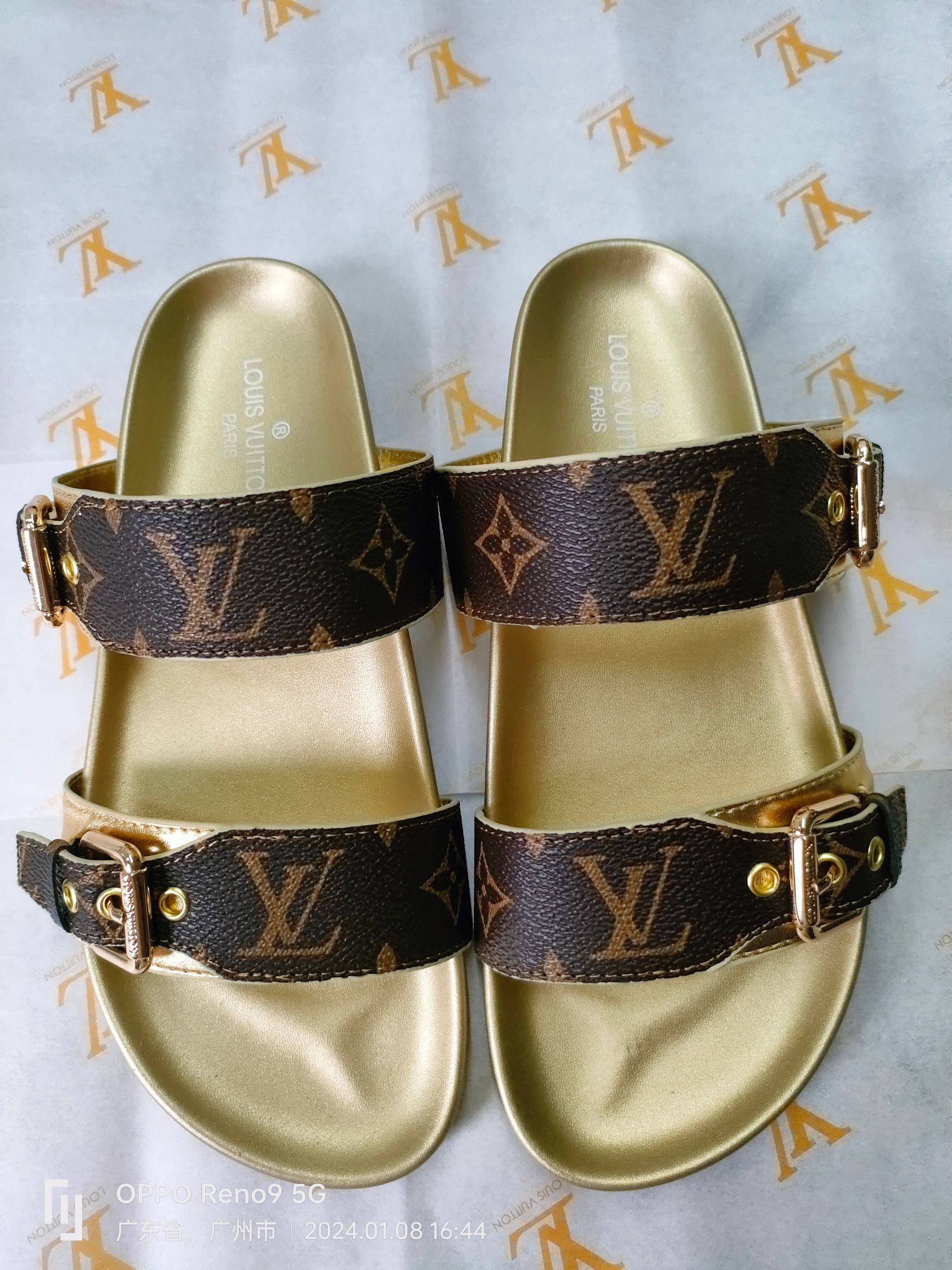 NO:164443,New ~ LV Louis Vuitton Early Spring New Slippers Original Open-Model Outsole Size 35-45, Slippers, louis vuitton, louis vuitton, slippers19860909上新啦～LV路易威登 早春新款拖鞋原版开模大底35-45码,,拖鞋,louis vuitton,louis vuitton,slippers,Women's Shoes