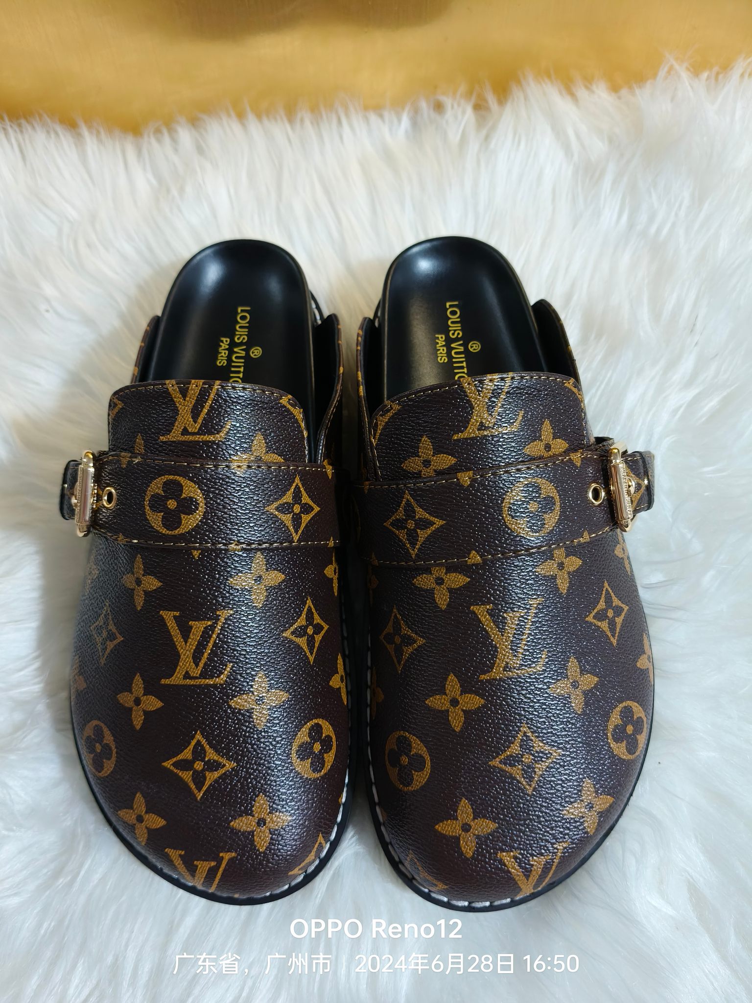 NO:235744,New ~~LV new half-pack sandals Louis Vuitton Ceiling level 35-45 yards, semi-torque, louis vuitton, louis vuitton19860909上新啦～～LV新款半包凉拖 Louis Vuitton 天花板级别 35-45码,半拖,louis vuitton,louis vuitton,Women's Shoes