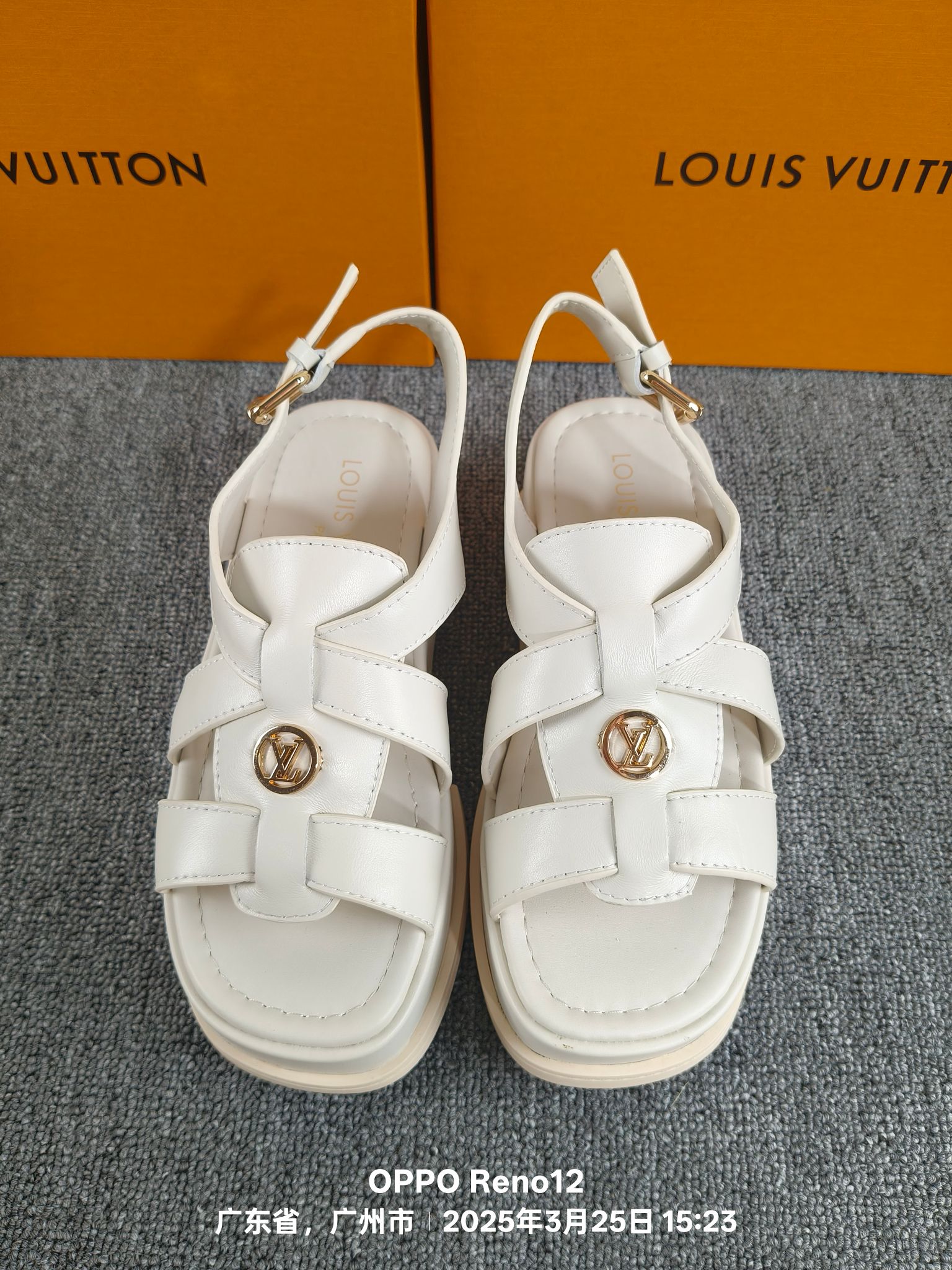 NO:254881,New ~ 2025LV Louis Vuitton Early Spring New Slippers Original Open-Model Sol 35-45 Sizes, Sandals, louis vuitton, louis vuitton, sandals, slippers19860909上新啦～2025LV路易威登 早春新款拖鞋原版开模大底35-45码,,凉鞋,louis vuitton,louis vuitton,sandals,slippers,Women's Shoes