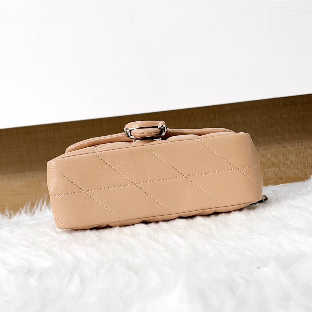 Coach coach 2月新品 cp145 quilting tabby珩缝工艺的链条tabby 酷酷的暗黑扣