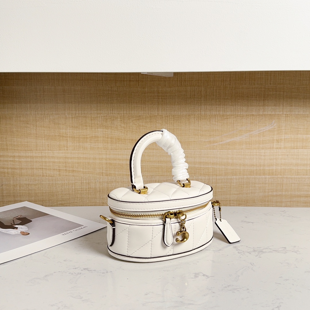 Coach新款ボックスバッグ2.0版 - スマホも入る化粧ポーチ