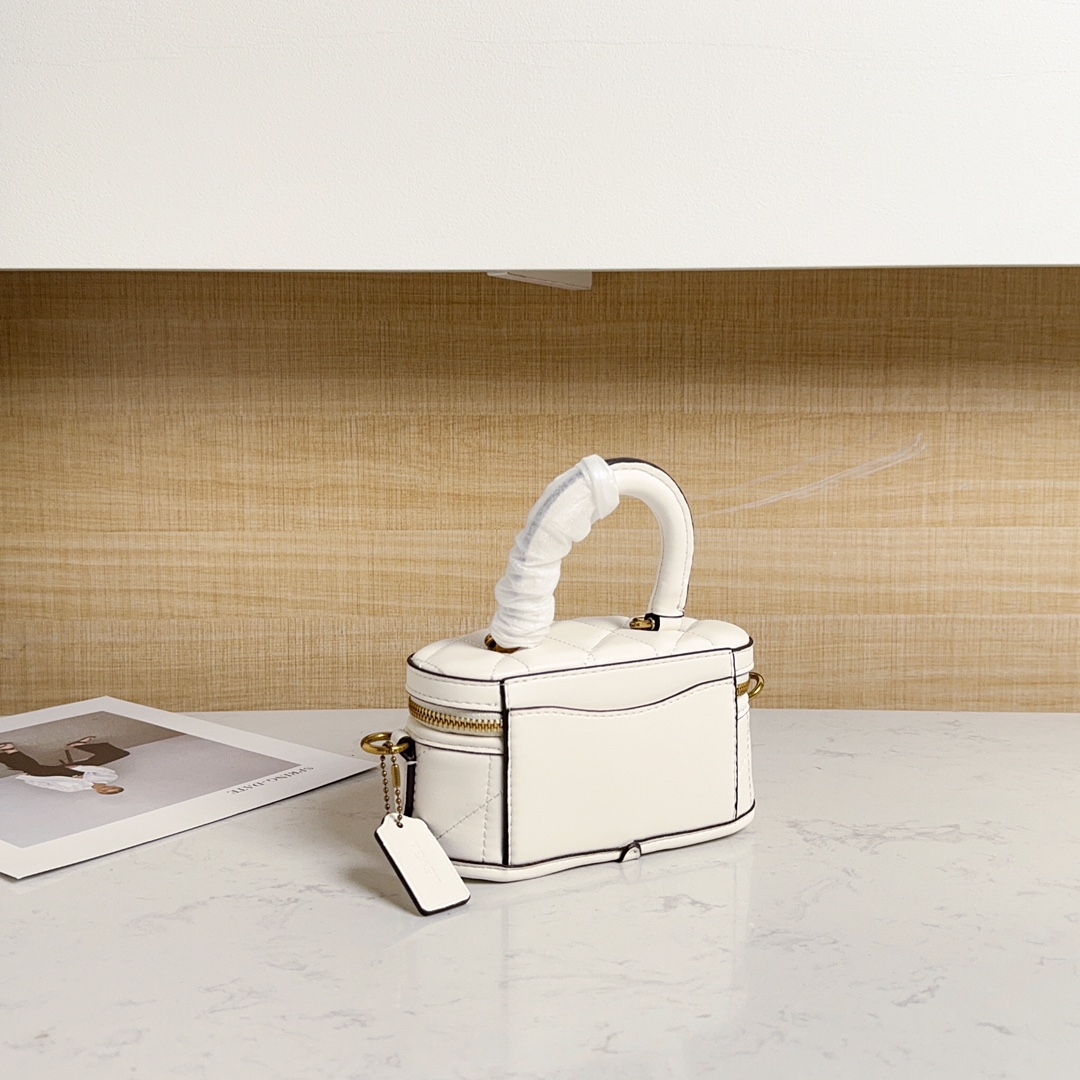 Coach新款ボックスバッグ2.0版 - スマホも入る化粧ポーチ