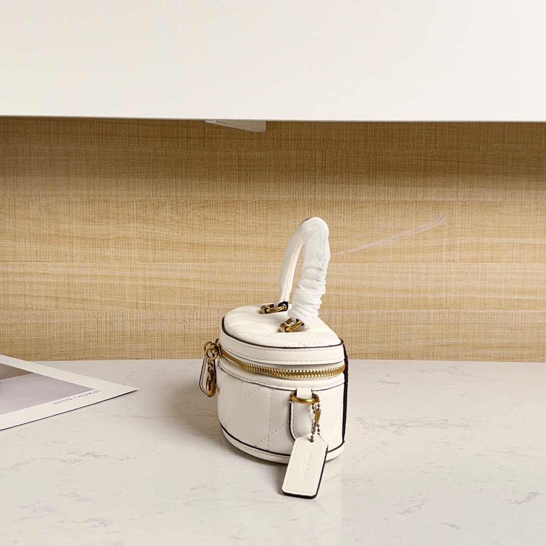 Coach新款ボックスバッグ2.0版 - スマホも入る化粧ポーチ