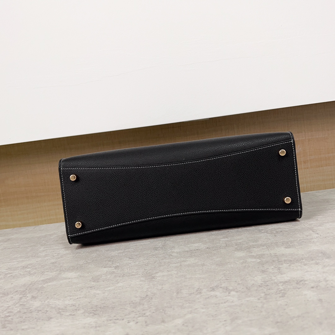 コーチ Maggie トートバッグ - 秋冬にぴったりな大容量デザイン