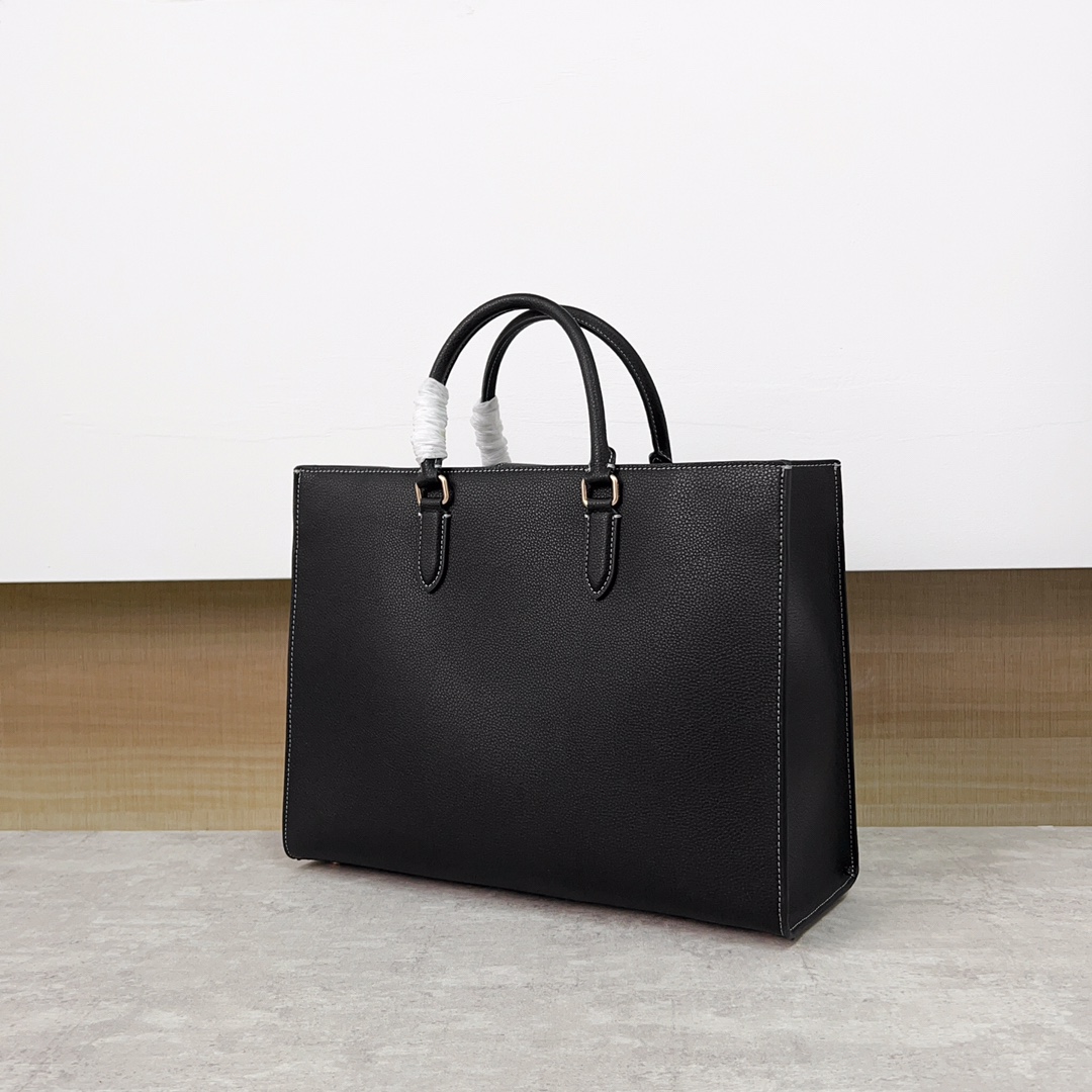 コーチ Maggie トートバッグ - 秋冬にぴったりな大容量デザイン