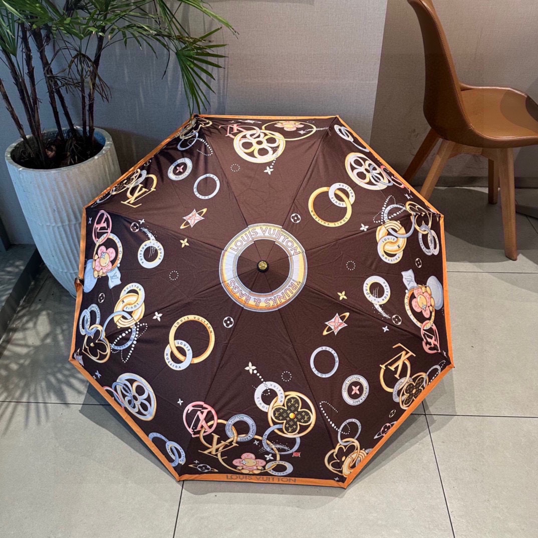 LOUISVUITTON路易威登LV新款三折自动折叠晴雨伞新涂层技术深色伞面拥有令人惊喜的遮光效果！