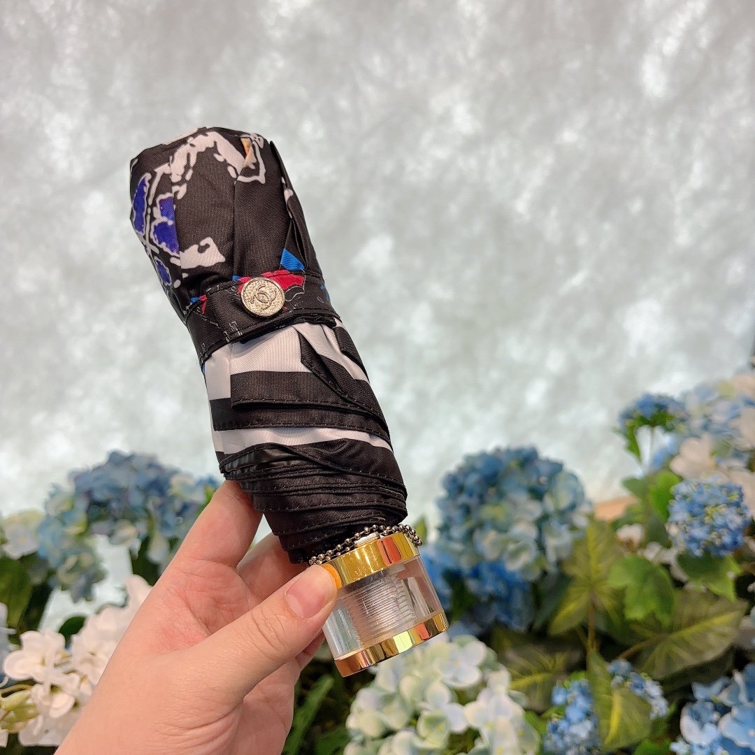 CHANEL香奈儿水晶柄五折手动折叠晴雨伞选用台湾进口UV防紫外线伞布原单代工级品质2色