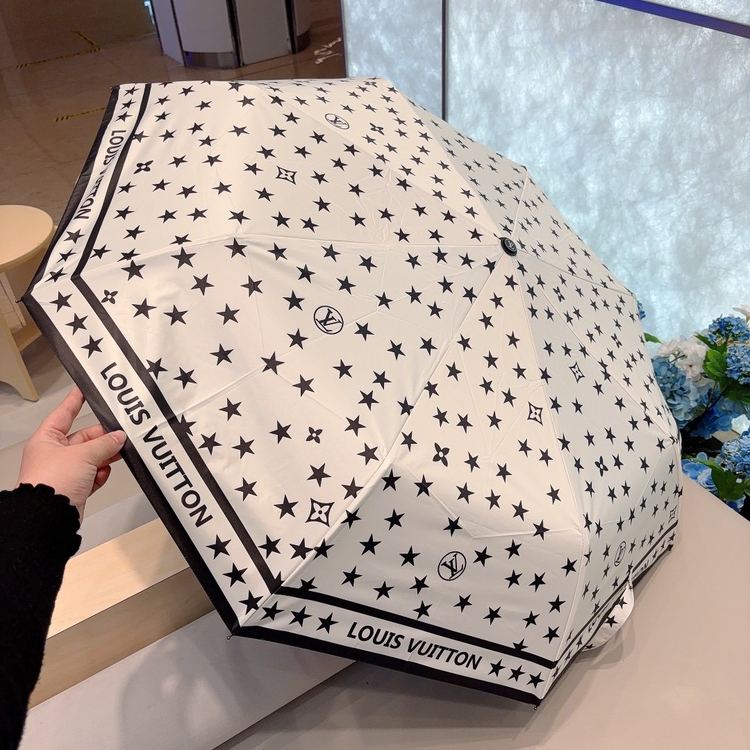 LOUISVUITTON路易威登2024新款星星三折自动折叠晴雨伞新涂层技术深色伞面拥有令人惊喜的遮光效