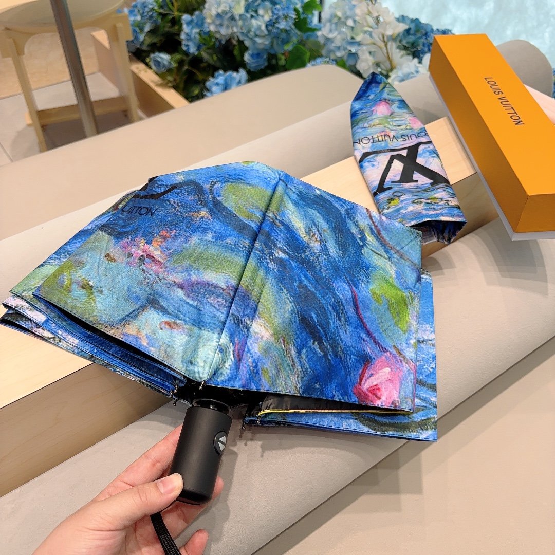 LOUISVUITTON路易威登2024新款油画️三折自动折叠晴雨伞新涂层技术深色伞面拥有令人惊喜的遮光