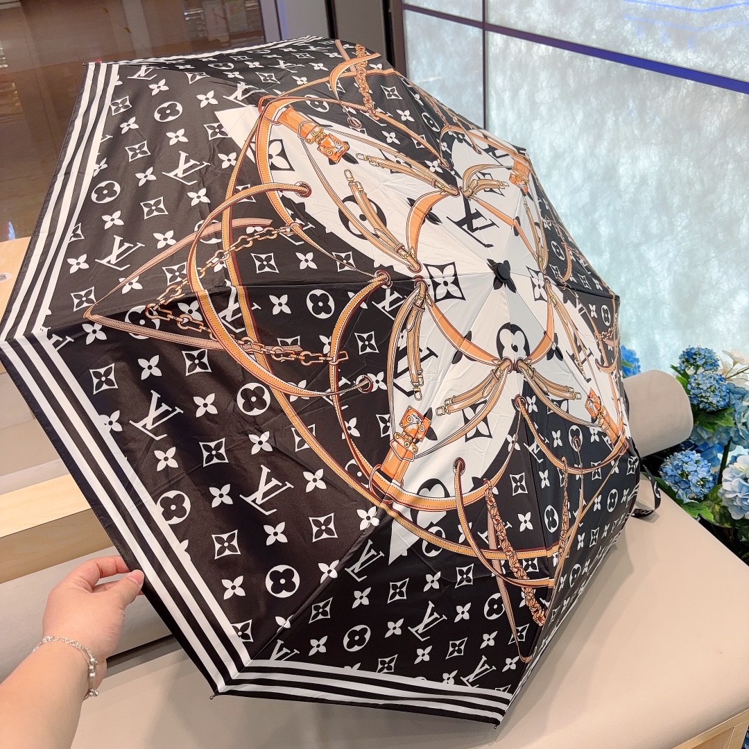 LOUISVUITTON路易威登四叶草三折自动折叠晴雨伞新涂层技术深色伞面拥有令人惊喜的遮光效果！3色