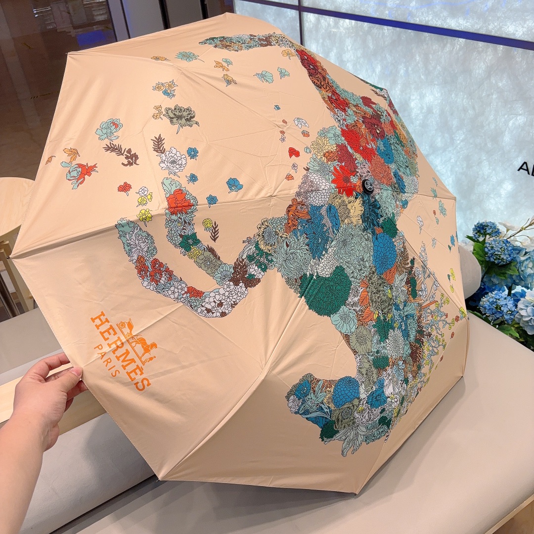 爱马仕Hermès花马极品H家三折自动伞重磅呈现以其精湛的工艺技术和源源不断的想像力新涂层技术伞布带来令