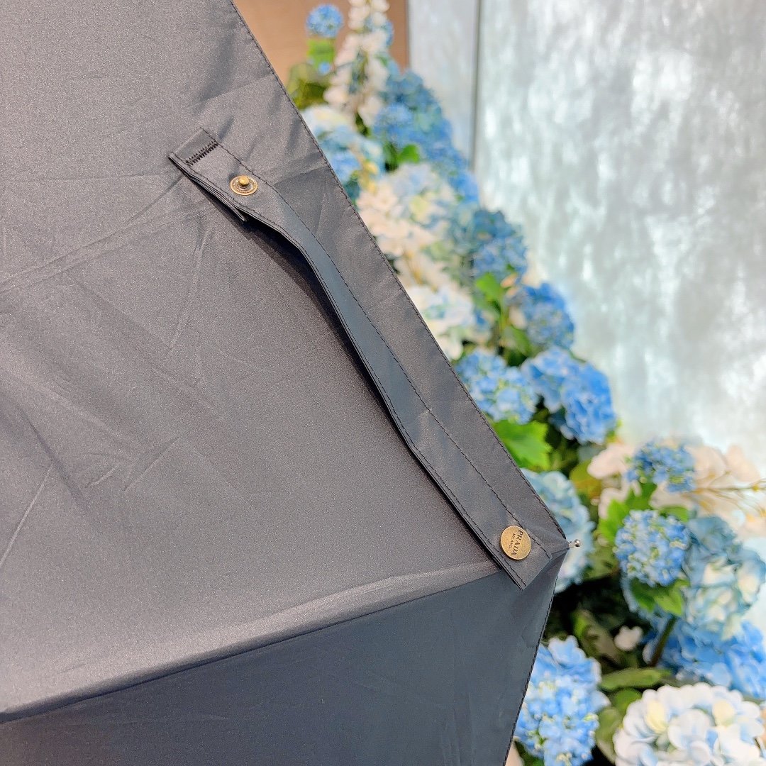PRADA普拉达素色系列奢华时尚单品原单代工级品质选用铝合金+玻纤抗风雨性能佳一键自动收开简单方便展现档