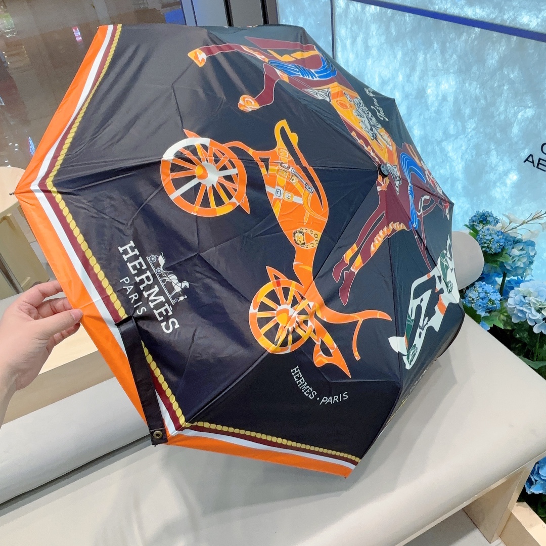 爱马仕Hermès马拉车极品H家三折自动伞重磅呈现以其精湛的工艺技术和源源不断的想像力新涂层技术伞布带来