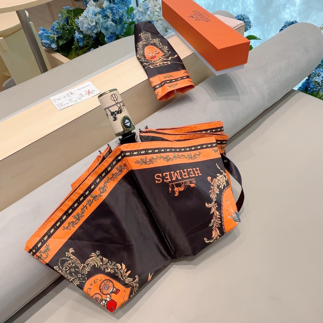 爱马仕Hermès宫廷车极品H家三折自动伞重磅呈现以其精湛的工艺技术和源源不断的想像力新涂层技术伞布带来