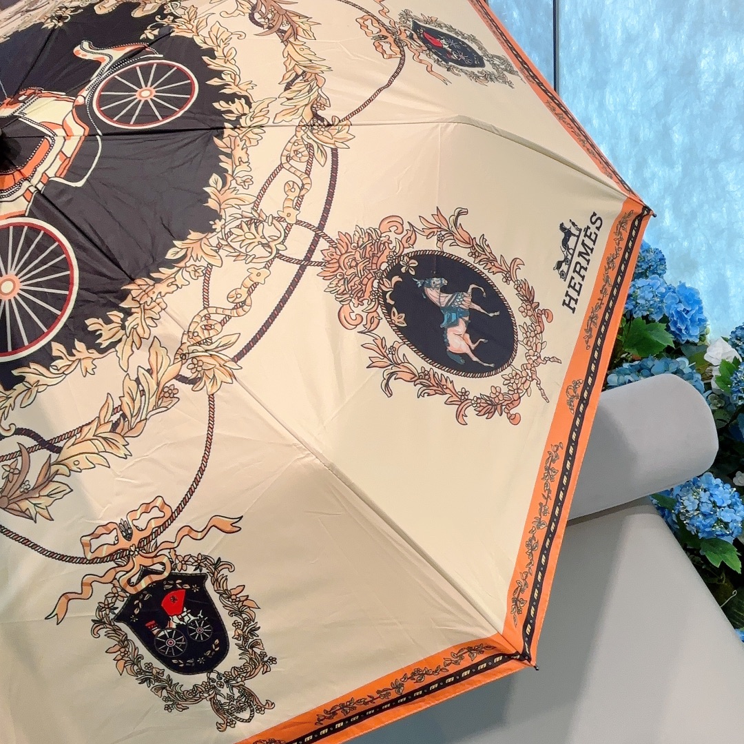 爱马仕Hermès宫廷车极品H家三折自动伞重磅呈现以其精湛的工艺技术和源源不断的想像力新涂层技术伞布带来