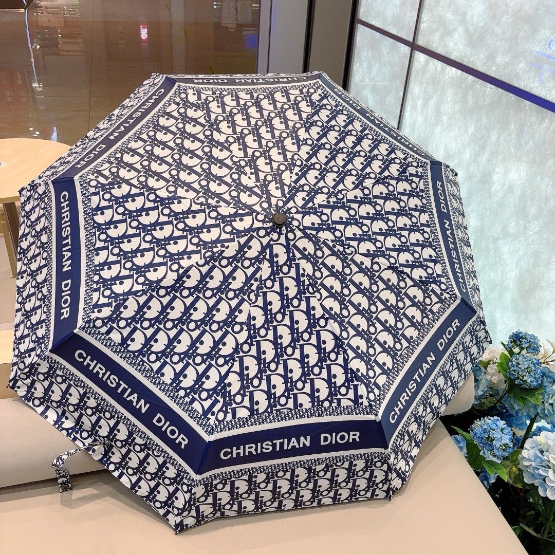 DIOR迪奥老花三折自动折叠晴雨伞时尚原单代工品质细节精致看得见的品质打破一成不变色泽纯正艳丽！