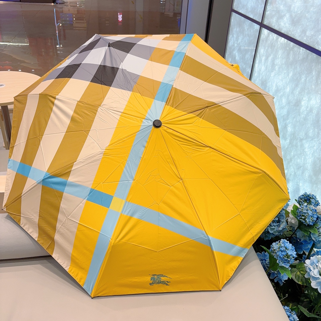 BURBERRY巴宝莉经典格纹三折自动折叠晴雨伞年度巅峰之作经典高雅时髦这就是被称为英国BURBERRY