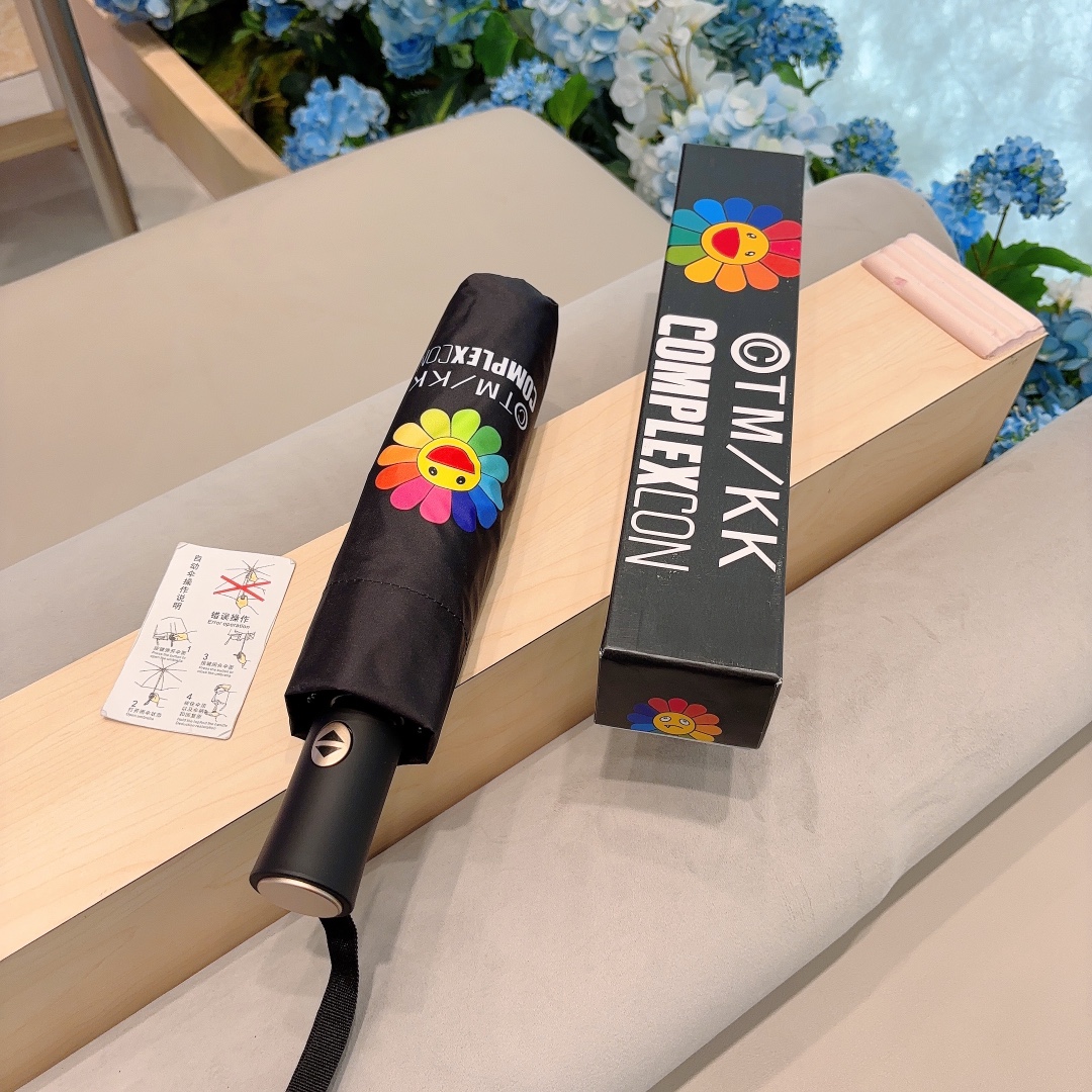 NO:292141,Trendy brand Murakami Takashi Sunflower Three-fold folding automatic sunny umbrellas with elegant design, noble and charming style, fashionable, cute and elegant umbrellas, umbrellas19860909潮牌村上隆 太阳花 三折折叠自动晴雨伞 设计大方,风格高贵迷人、时尚 可爱又不失优雅雨伞太阳伞遮阳伞,雨伞,umbrellas,accessory