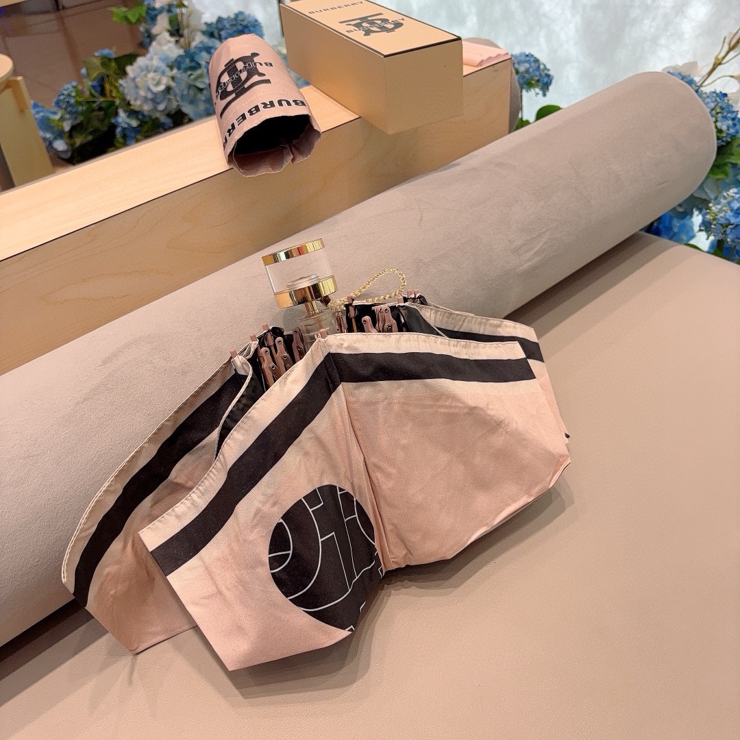 BURBERRY巴宝莉水晶柄五折手动折叠晴雨伞选用台湾进口UV防紫外线伞布原单代工级品质2色