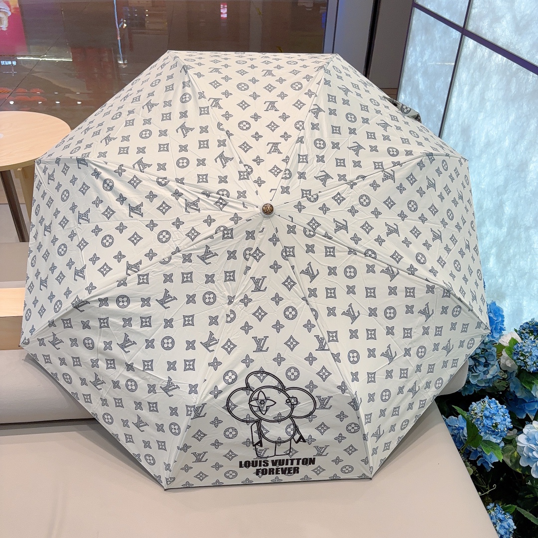 LOUISVUITTON路易威登三折自动折叠晴雨伞新涂层技术深色伞面拥有令人惊喜的遮光效果！2色