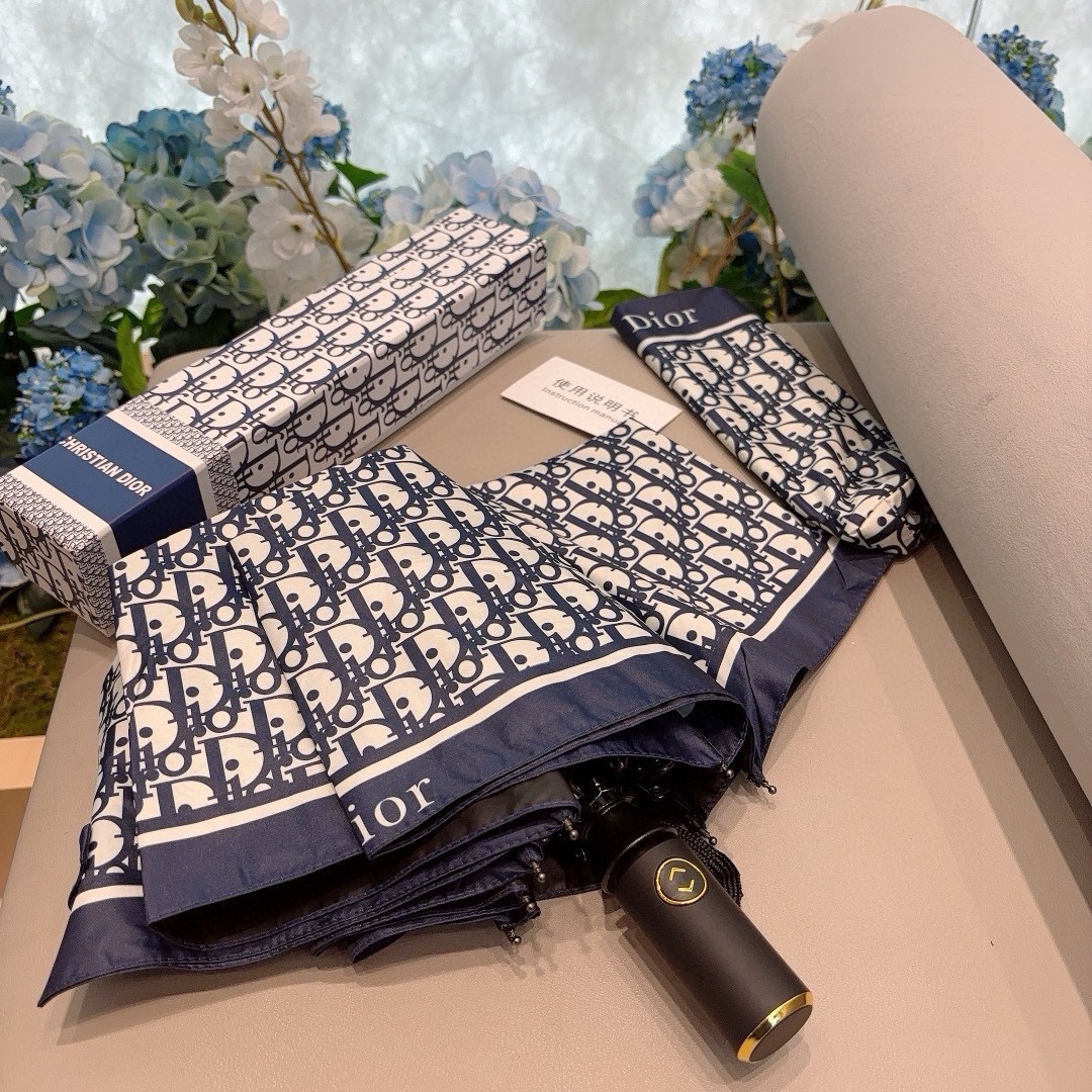 DIOR迪奥万年款老花三折自动折叠晴雨伞时尚原单代工品质细节精致看得见的品质打破一成不变色泽纯正艳丽！