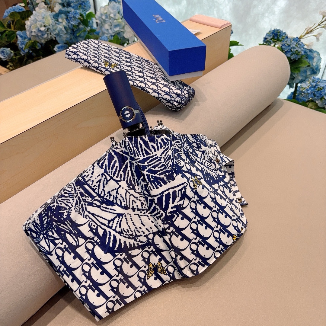 DIOR迪奥三折自动折叠晴雨伞时尚原单代工品质细节精致看得见的品质打破一成不变色泽纯正艳丽！3色