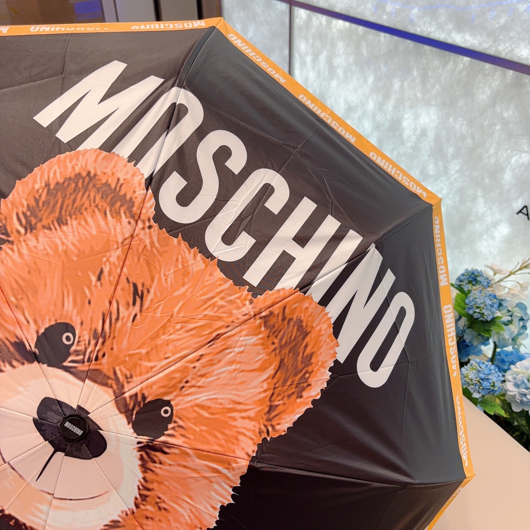 Moschino莫斯奇诺熊头手柄三折自动伞设计师FrancoMoschino以自己的名字命名的一个意大利